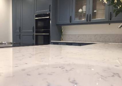 7 Tips on Choosing a Granite Countertop With Matching Cabinets